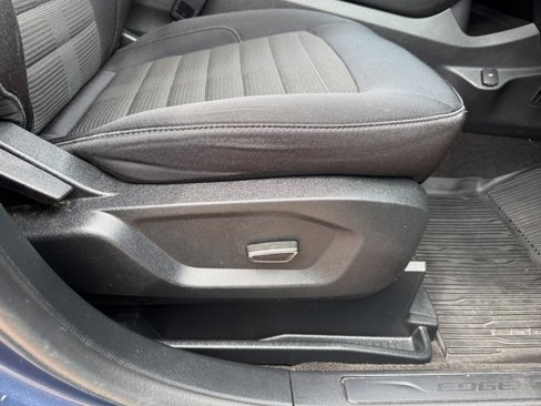 Used 2019 Ford Edge SEL image 23