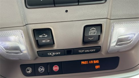 Used 2018 Chevrolet Equinox LT w/ Sun & Infotainment Package image 16