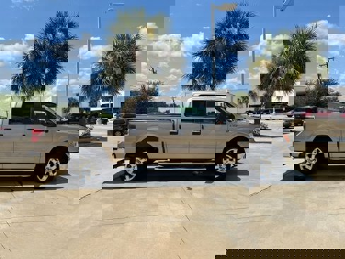 Used 2013 Ford F150 XLT w/ XLT Chrome Pkg image 5