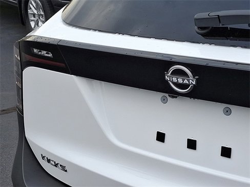New 2025 Nissan Kicks SV w/ Illumination Package image 8