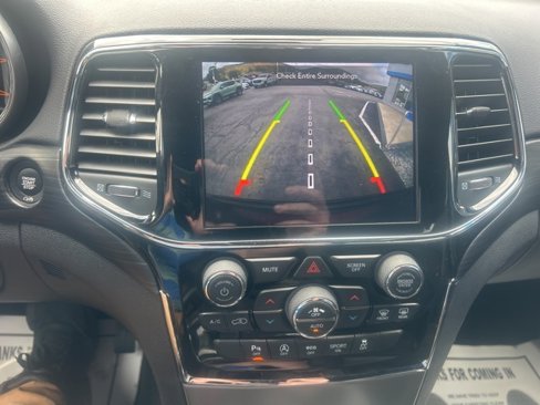 Used 2020 Jeep Grand Cherokee Altitude image 14