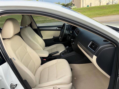 Used 2014 Volkswagen Jetta TDI image 28