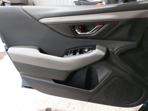 Used 2020 Subaru Outback Premium image 27