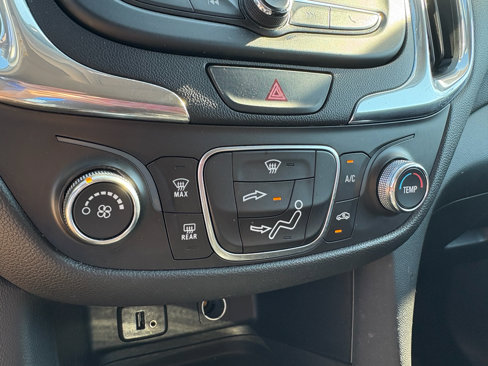 Used 2018 Chevrolet Equinox LT image 19