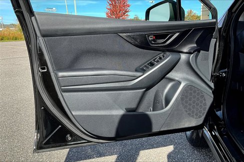 Used 2019 Subaru Crosstrek 2.0i w/ Eyesight System image 17