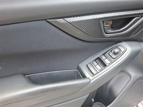 Used 2019 Subaru Crosstrek 2.0i image 11