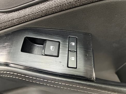 Used 2023 Nissan Rogue SV image 26