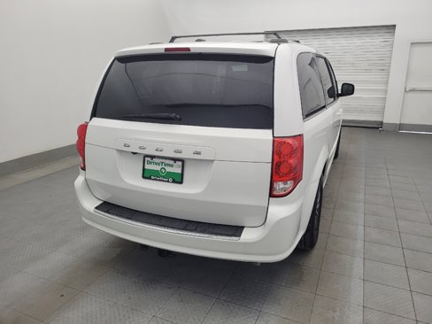 Used 2017 Dodge Grand Caravan SXT image 7