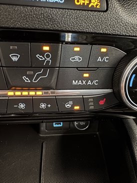Used 2021 Ford Escape Titanium image 10