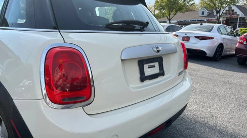 Used 2015 MINI Cooper 4-Door Hardtop image 13