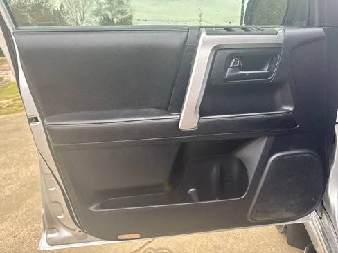 Used 2013 Toyota 4Runner SR5 image 11