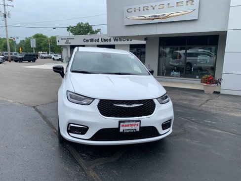 New 2025 Chrysler Pacifica Select image 3