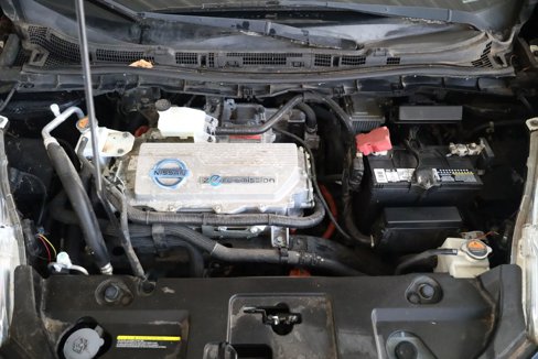 Used 2012 Nissan Leaf SV image 27