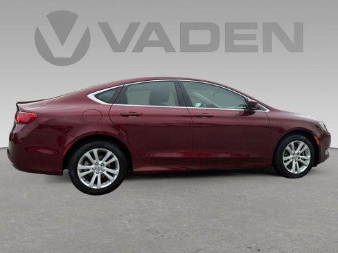 Used 2015 Chrysler 200 Limited image 8