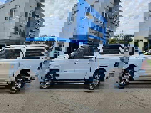 Used 2019 RAM 1500 Laramie image 1