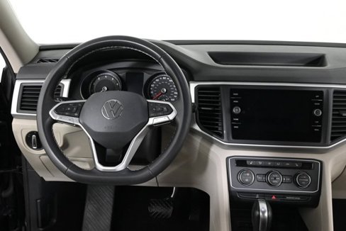 Used 2021 Volkswagen Atlas SE w/ Panoramic Sunroof Package image 3