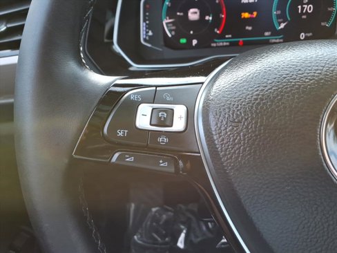 Used 2019 Volkswagen Jetta SEL Premium image 32