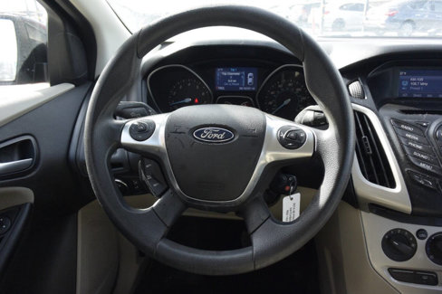 Used 2014 Ford Focus SE image 16
