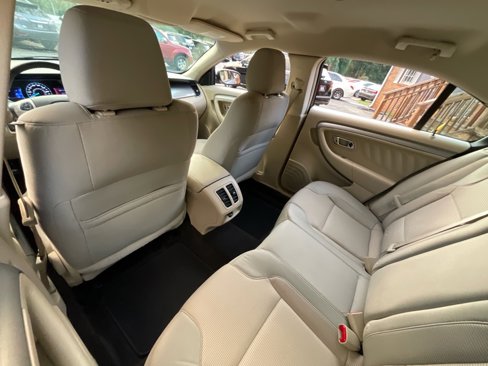 Used 2013 Ford Taurus SEL image 27