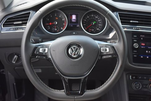 Used 2021 Volkswagen Tiguan SE image 20