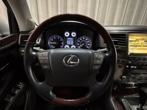 Used 2011 Lexus LX 570 4WD image 17