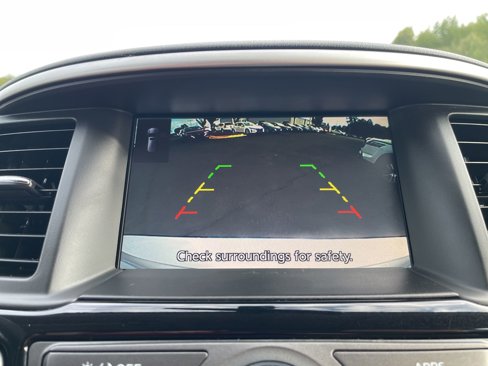 Used 2020 Nissan Pathfinder SV image 34