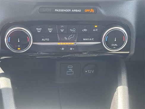 Used 2022 Ford Escape SE image 23