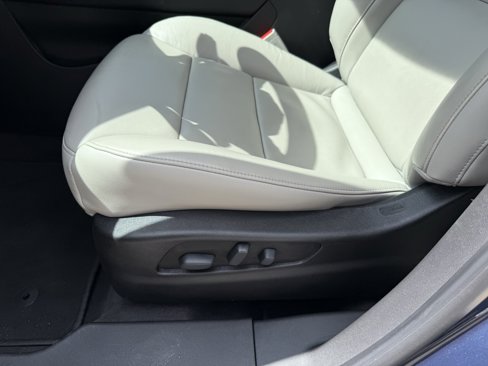 Used 2019 Cadillac XT4 Premium Luxury w/ Cold Weather Package image 31