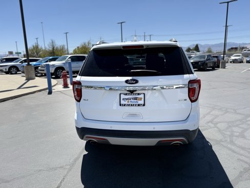 Used 2017 Ford Explorer XLT w/ Equipment Group 201A image 4