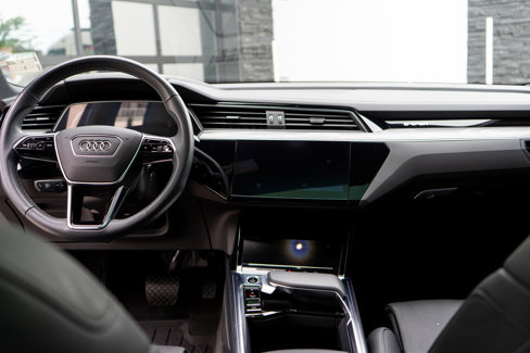 Used 2024 Audi Q8 e-tron Prestige w/ Prestige Package image 20