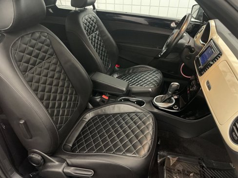 Used 2019 Volkswagen Beetle 2.0T Final Edition SEL image 21