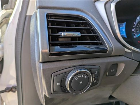 Used 2015 Ford Fusion SE image 10