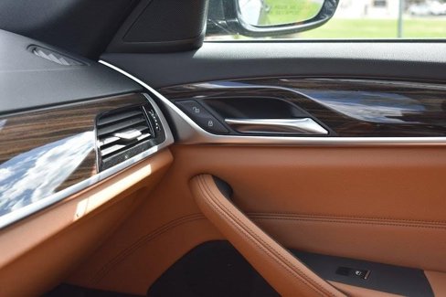 Used 2019 BMW 540i xDrive w/ Convenience Package image 17