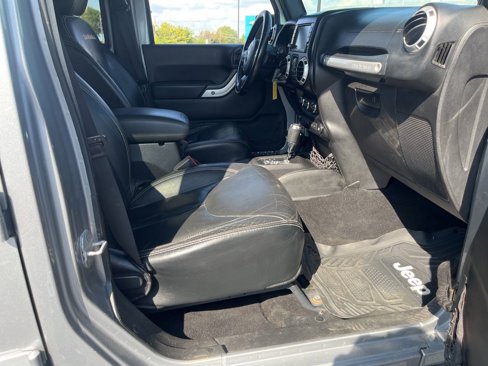 Used 2014 Jeep Wrangler Unlimited Sahara w/ Max Tow Package image 26