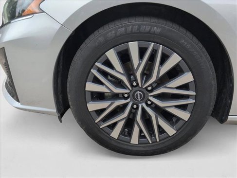 Used 2023 Nissan Altima 2.5 SV image 23