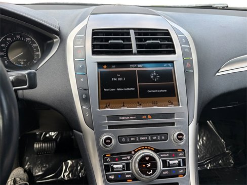 Used 2018 Lincoln MKZ Premiere image 14