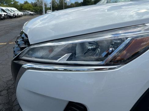 Used 2022 Nissan Kicks SV image 11