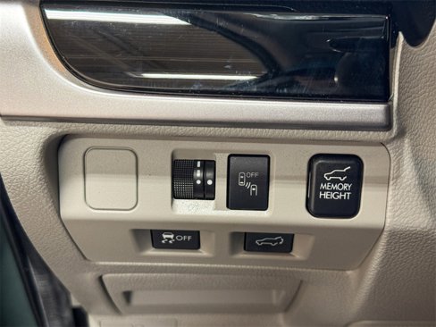 Used 2017 Subaru Forester 2.5i Limited image 43