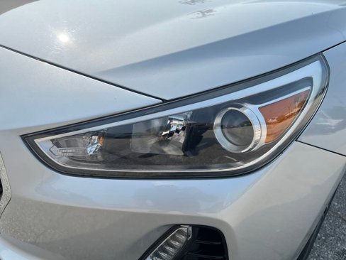 Used 2019 Hyundai Elantra GT image 38