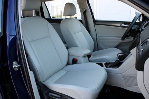 Certified 2023 Volkswagen Tiguan SE image 25