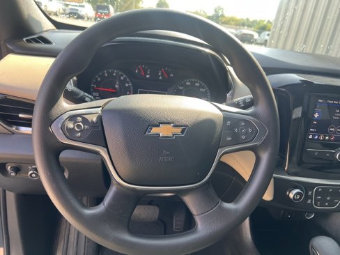 Used 2023 Chevrolet Traverse LS image 22