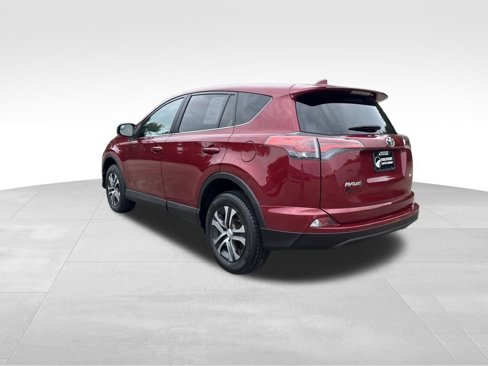 Used 2018 Toyota RAV4 LE w/ All Weather Liner Package image 4