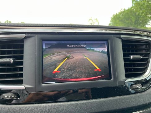 Used 2022 Chrysler Voyager LX image 28