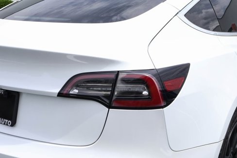 Used 2018 Tesla Model 3 Long Range image 11