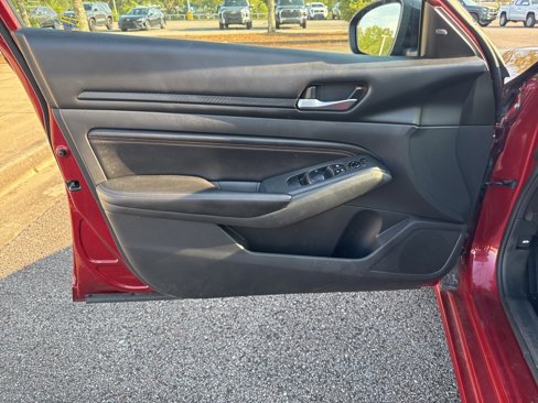 Used 2022 Nissan Altima 2.0 SR image 11
