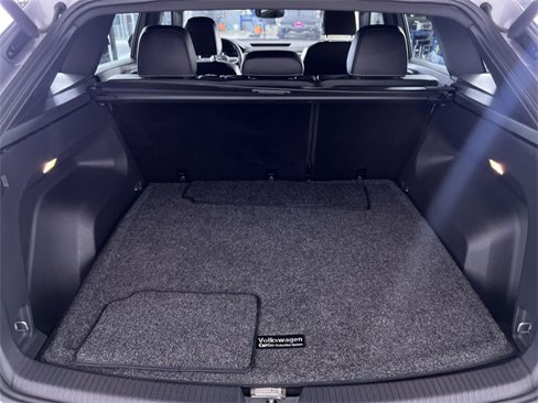 Used 2020 Volkswagen Atlas Cross Sport SE image 22