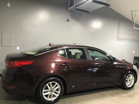 Used 2011 Kia Optima LX w/ Convenience Pkg image 3