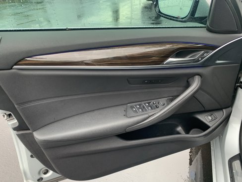 Used 2018 BMW 530i xDrive image 10