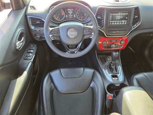 Used 2020 Jeep Cherokee Latitude Plus image 15