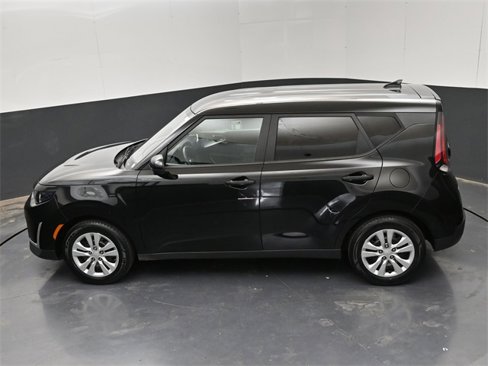 Used 2023 Kia Soul LX image 25